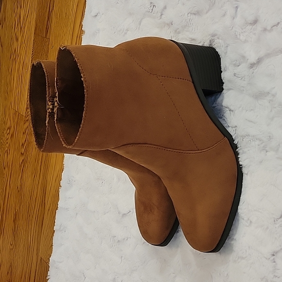 American Eagle Outfitters Brown Heeled Booties, Women's Size 10, EUC! - Picture 3 of 10